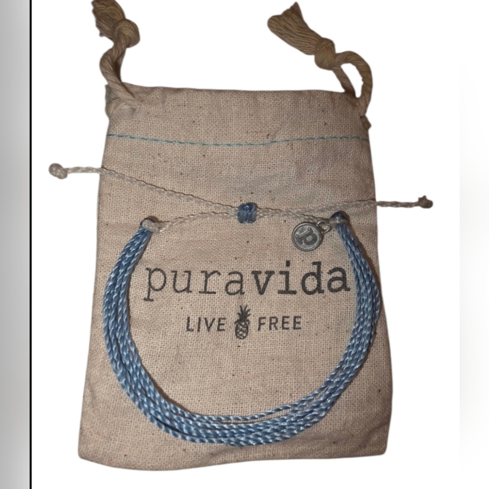 Pura Vida Medium Blue Bracelet w/ Blue beaded ends. Like new condition.